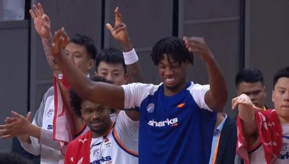 BetVictor伟德官方网站-狂虐广东40分！豪门真猛，4人堪称完美，6人勉强及格，2人仍低迷