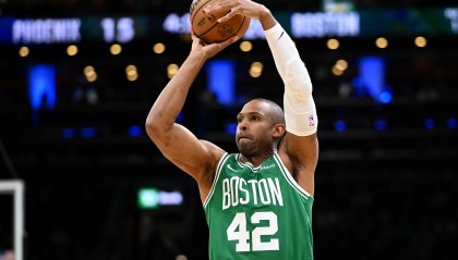 👀下家何处？美媒列霍福德上赛季数据：9.0分6.2板+1.9记三分